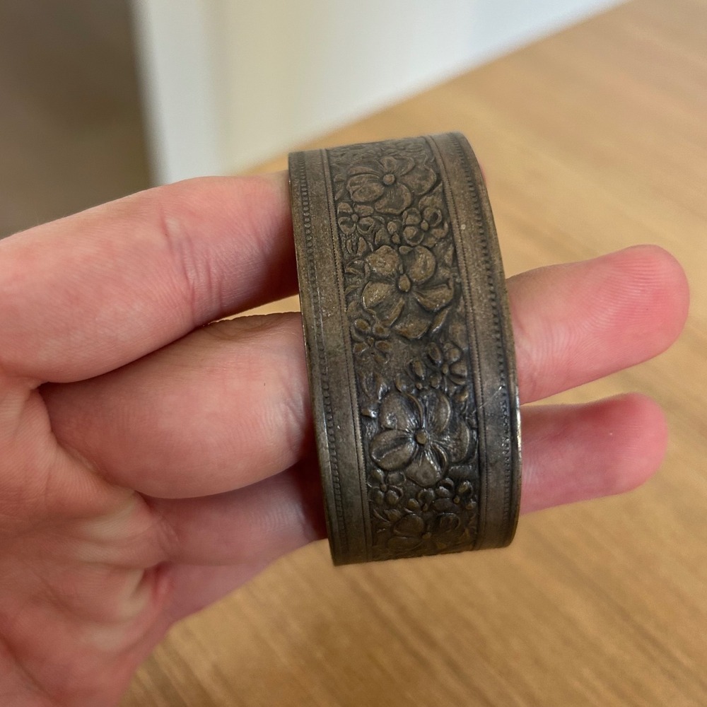 Vintage Floral Cuff Bracelet Womens Bronze Tone Embossed Flower Wide Victorian